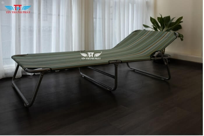 có nên nằm giường xếp